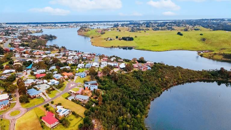 House Lakes Entrance