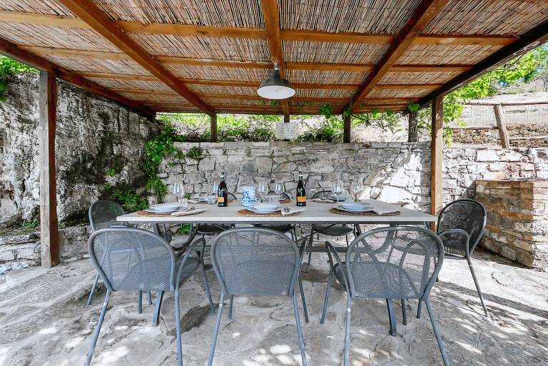Child-friendly villa with garden, private pool & BBQ | Pets allowed — photo 5