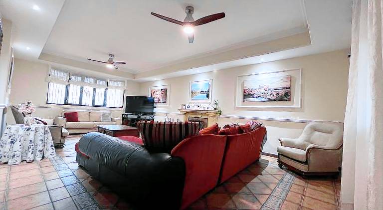 Fully equipped house with private pool, BBQ & patio | Suitable for remote work | Pets allowed — photo 3
