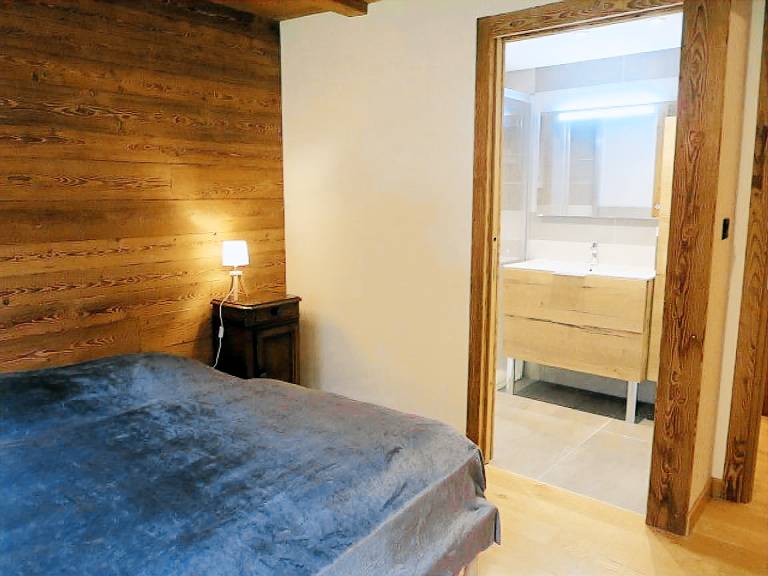 Chalet for 16 with fireplace and pets allowed, near cable car in Morzine — photo 4