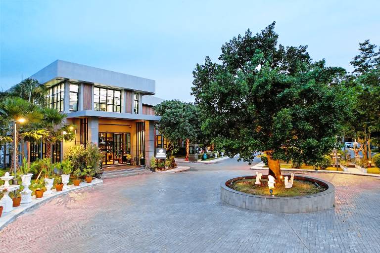 Raweewan Residence
