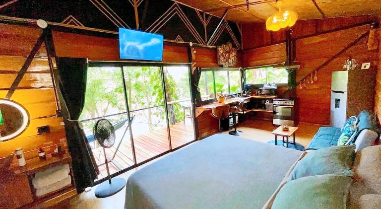 Beautiful lodge with hot tub, garden & terrace | Perfect for remote work | Pet-friendly in Alajuela