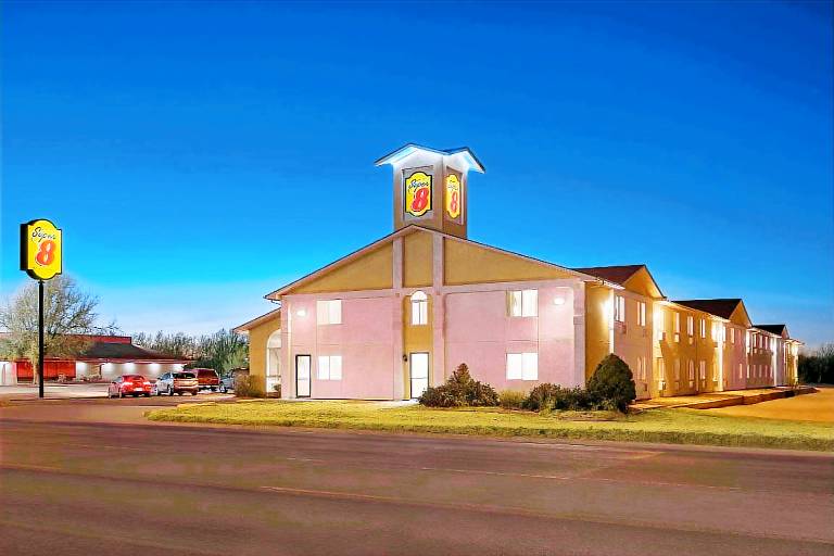 Super 8 By Wyndham Liberal Ks — photo 5