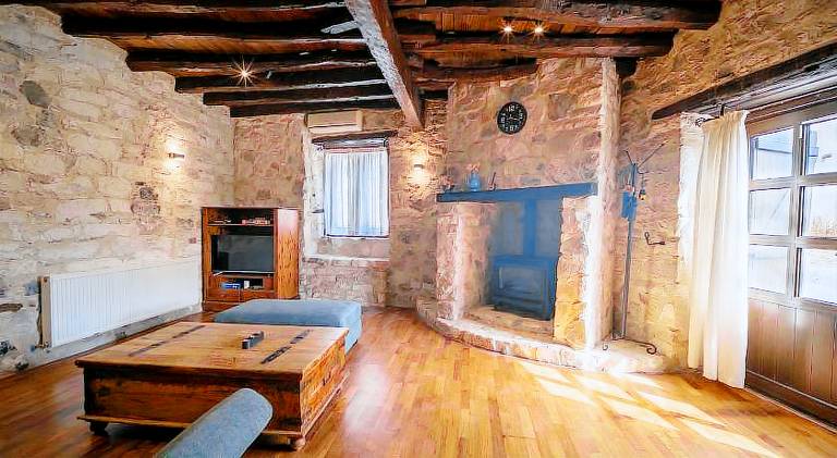 House with 2 rooms for 4 persons in Limassol