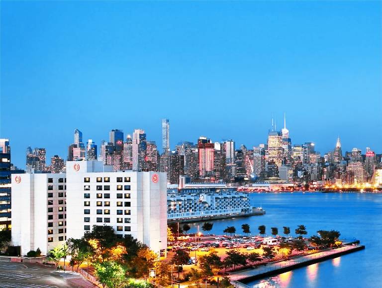 Sheraton Lincoln Harbor Hotel in Secaucus, NJ