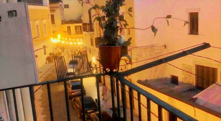 Apartment with patio — photo 4