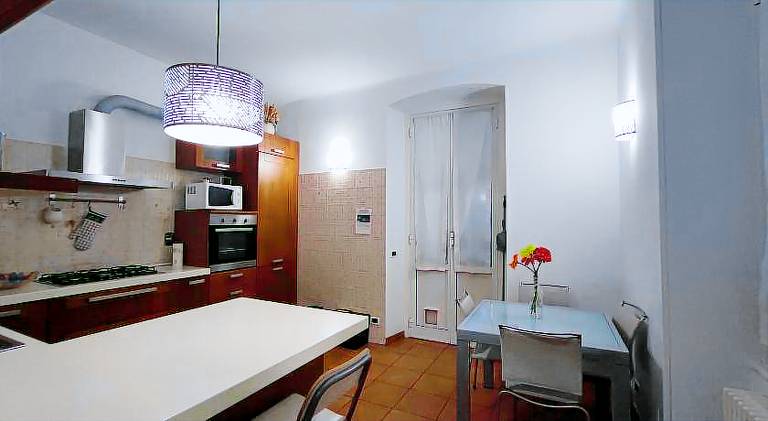 Holiday apartment with jacuzzi — photo 4