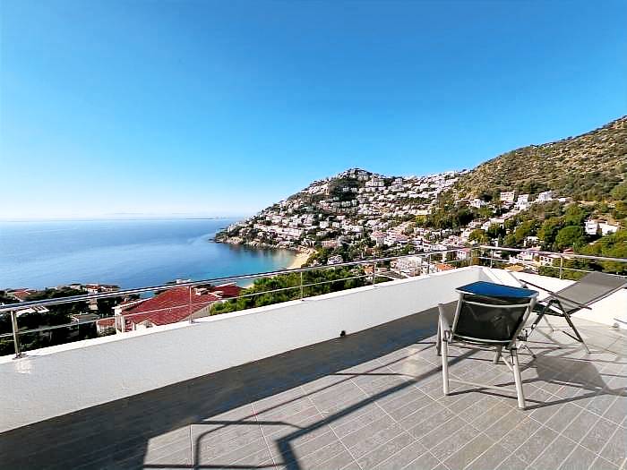 Family-oriented apartment with terrace, private pool & barbecue | Sea view | Close to the beach | Dogs allowed — photo 5