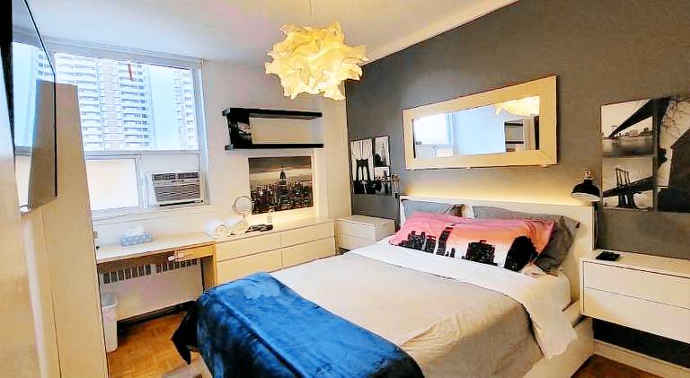 Medium size room for 2