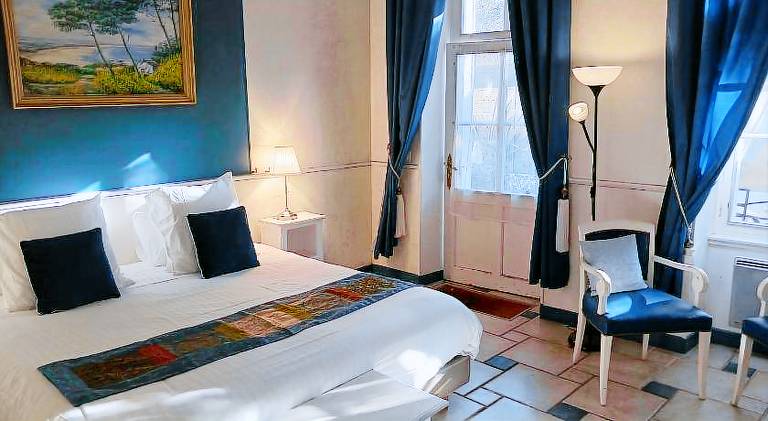 HOTEL LA COGNETTE A 25 Kilometres de Chateauroux et 30 Kilometres de Bourges — photo 2