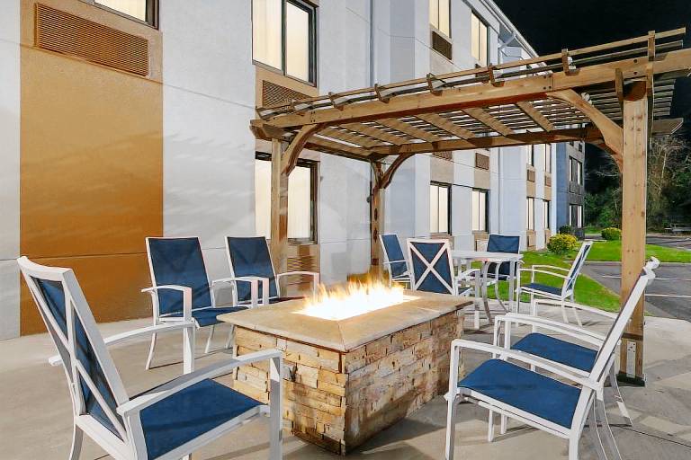 Country Inn & Suites by Radisson, Roanoke Rapids, NC — photo 4
