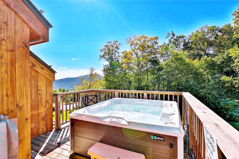 Condo with sauna & hot tub | Mountain view | Perfect for remote work — photo 2