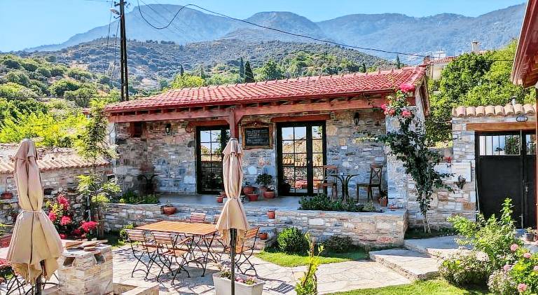 Bahab Guest House in Menderes