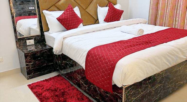 CLICK FIND STAY SHIVPUR — photo 2