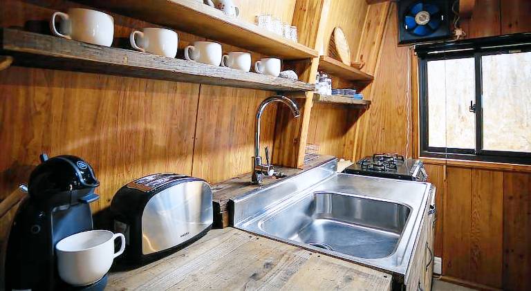 The Hut — photo 4