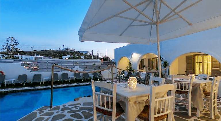 Charming serviced apartment with patio & pool | Beach nearby | Pets are welcome — photo 4