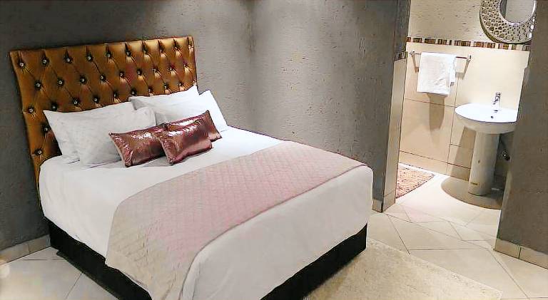 Charli’s Lodge