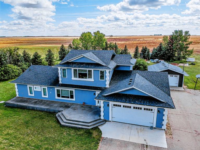 Regina Apartments & Vacation Rentals from 45 HomeToGo