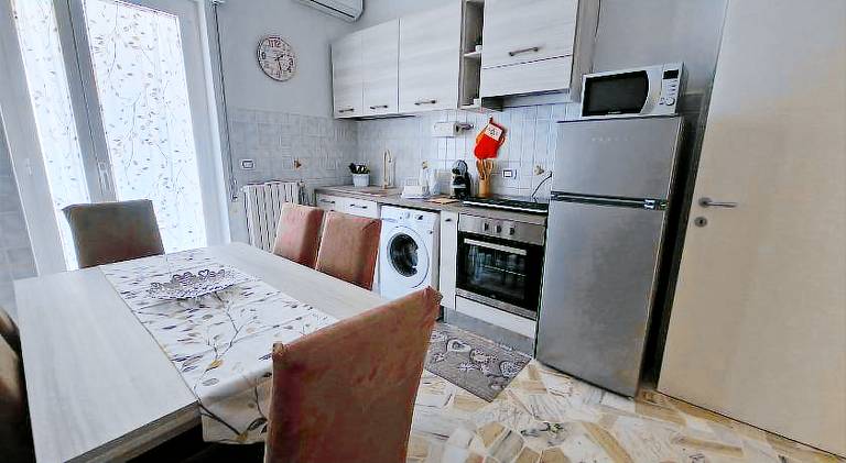 Rental apartment with 2 rooms for 4 persons — photo 4