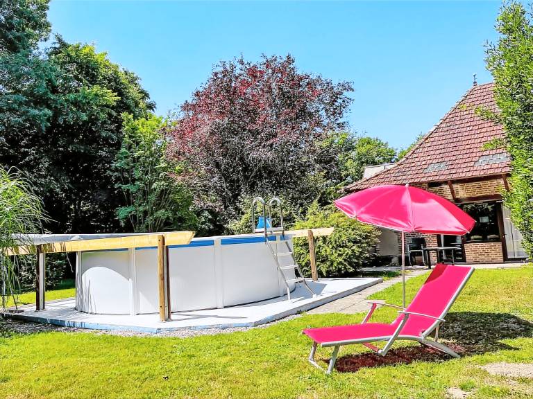 Fully equipped vacation home with patio, yard & private pool | Pets allowed — photo 3
