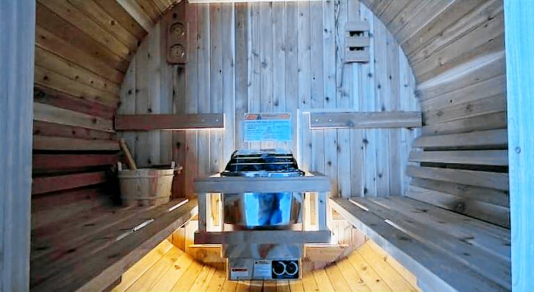 Brand New Arvada Guest Suite Sauna Fire Pit — photo 2