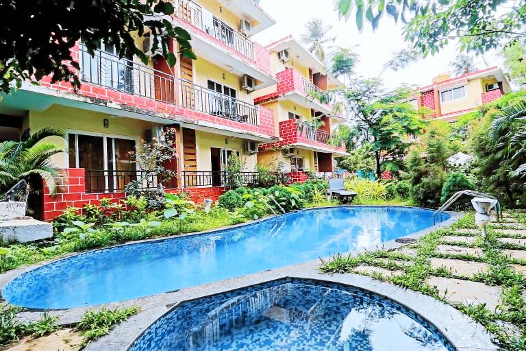 Pleasant apartment with yard, terrace & pool | Suitable for remote work | Pets allowed in Baga