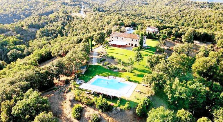 House with garden, terrace & grill in Sassetta