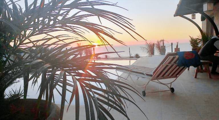 Big lodge with terrace, grill & yard | Pets allowed — photo 3