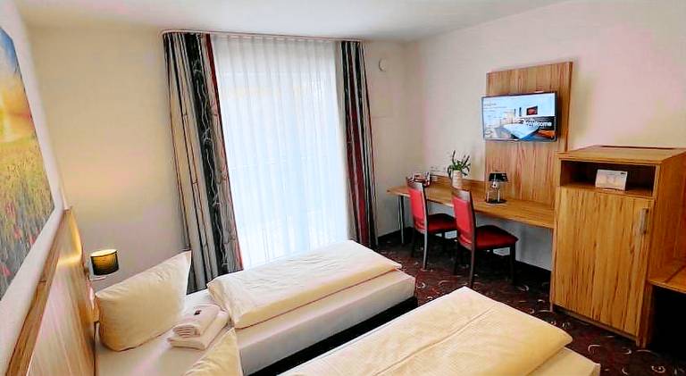 Wonderful serviced apartment with garden & patio | Pet-friendly in Munich