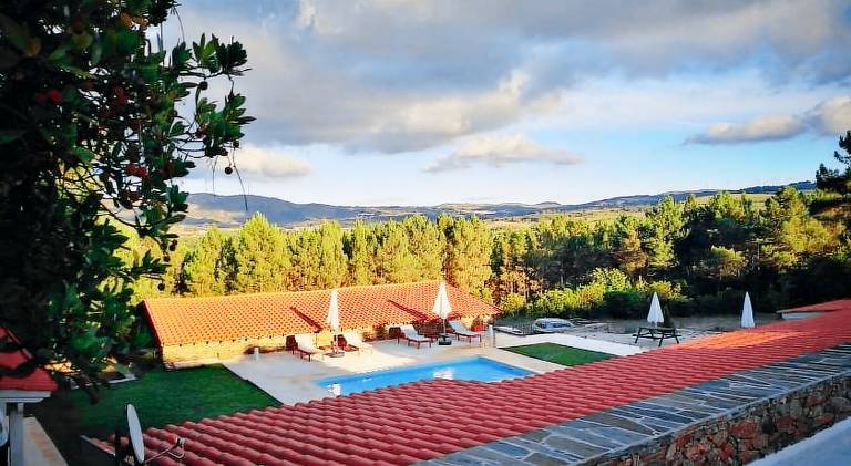 Vacation home with garden, barbecue & terrace in Viseu