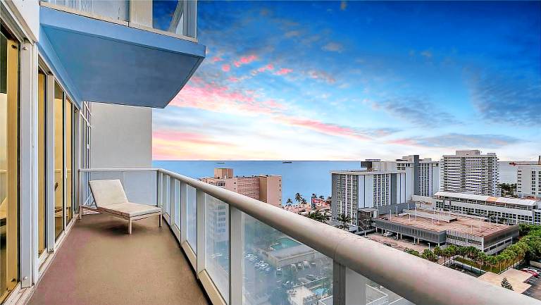 Luxe Stay w views Ft Lauderdale