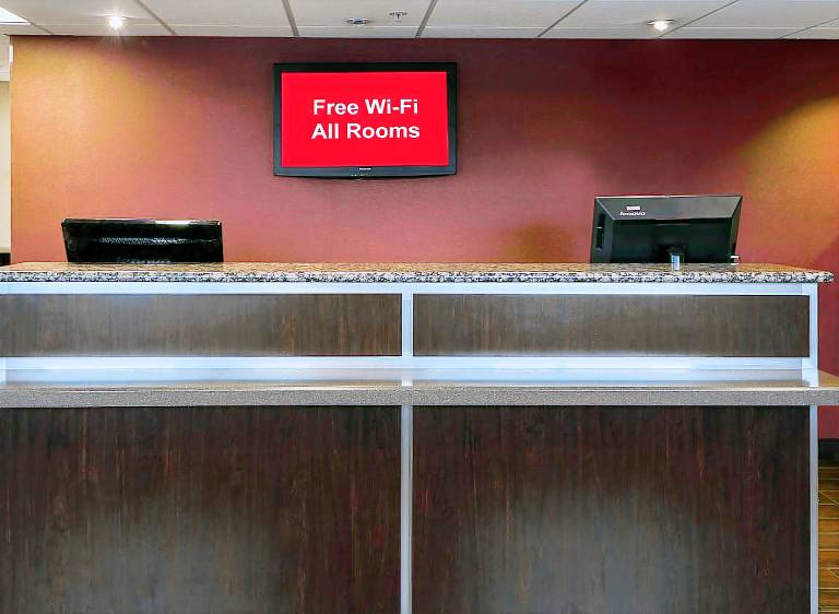 Red Roof Inn & Suites Omaha - Council Bluffs — photo 5
