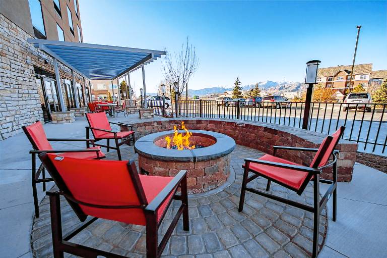 Holiday Inn Express & Suites Colorado Springs AFA Northgate By IHG — photo 4