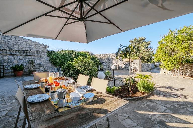 Fully equipped wonderful villa with garden, private pool & patio | Panoramic view | Pets are welcome — photo 3