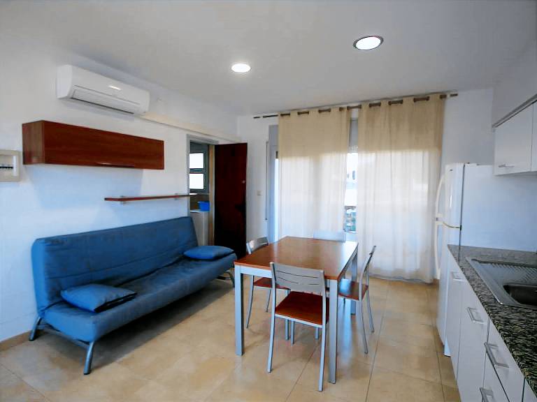 Rental apartment with 2 rooms for 6 persons — photo 3