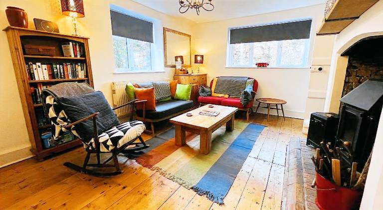 House | Pets allowed — photo 2
