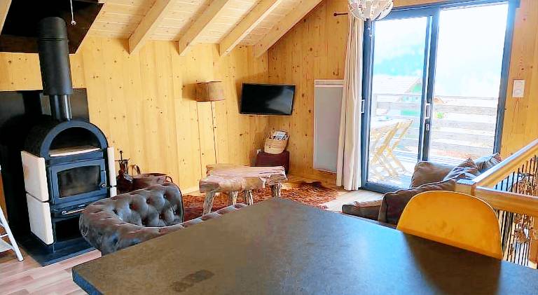 Fully equipped chalet with barbeque, yard & patio | Pet-friendly — photo 3