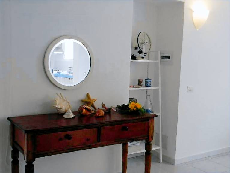 Apartment with yard & terrace — photo 5