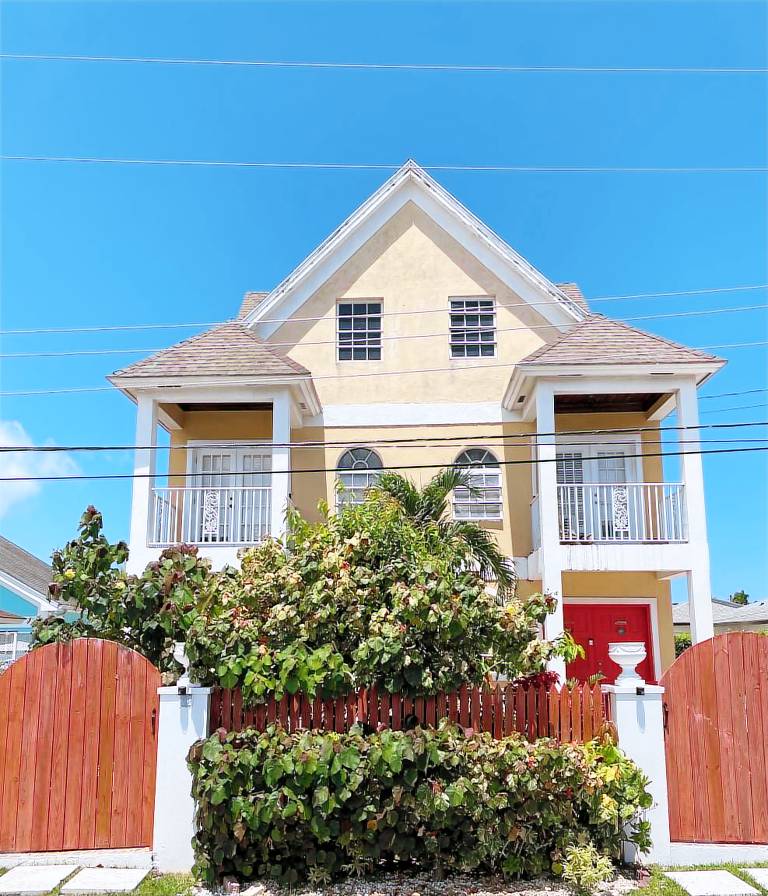 House  Nassau