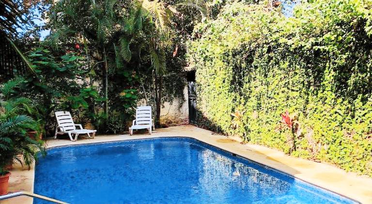 Apartment with pool — photo 5