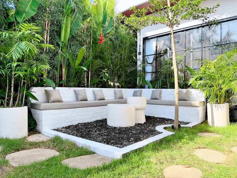 Villa with pool, hot tub & yard | Perfect for remote work | Pet-friendly — photo 3