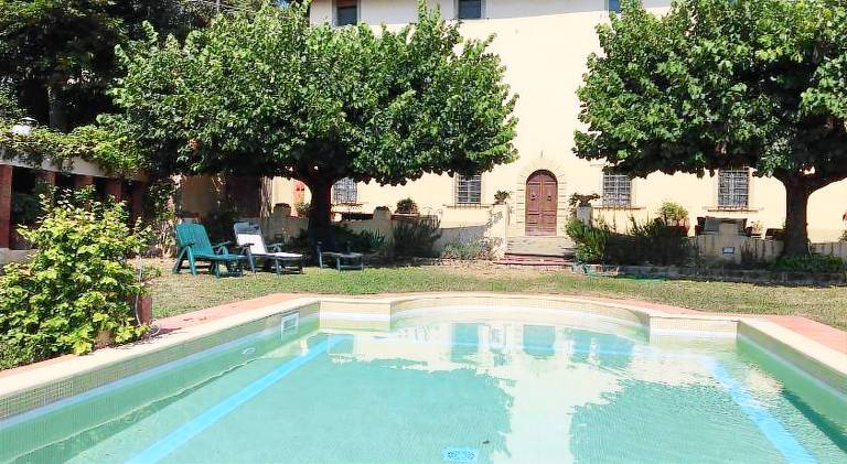 Villa with pool in Pistoia