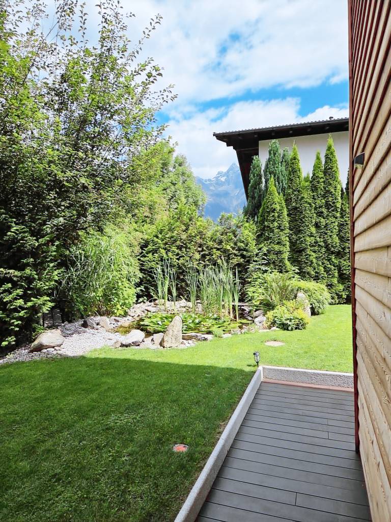 Child-friendly wonderful rental apartment with garden & patio | Garden view | Pets allowed — photo 5