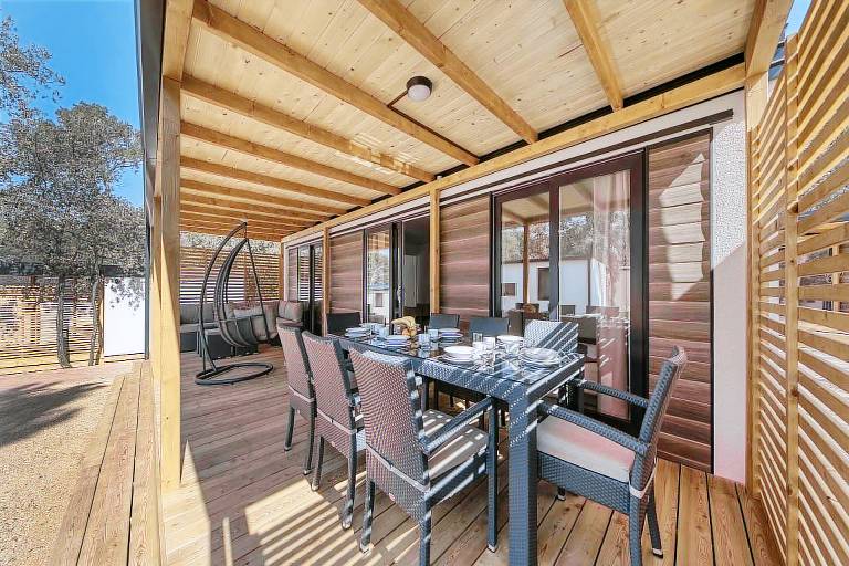 Mobile home with terrace — photo 3