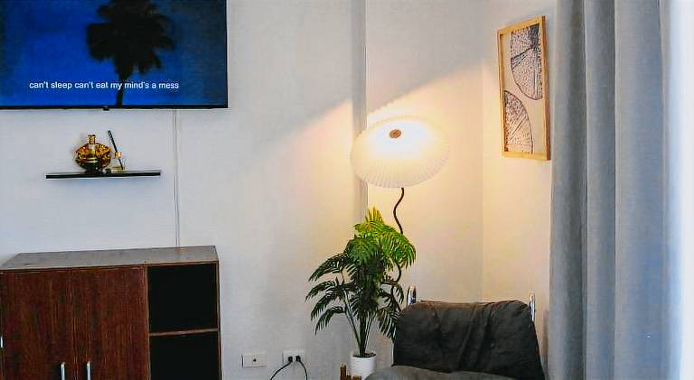 Serviced apartment with patio & pool — photo 4