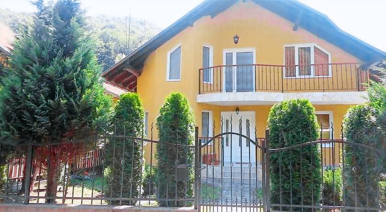 Vacation home with 5 rooms for 10 persons in Sovata