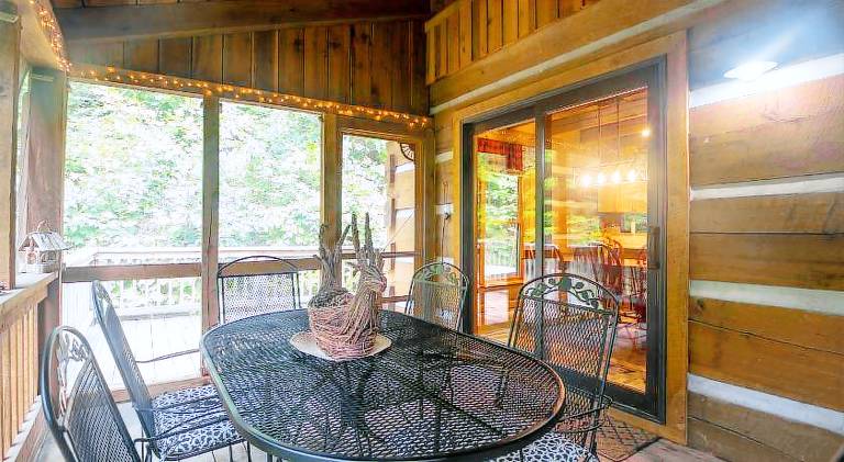 Vacation home with jacuzzi — photo 5