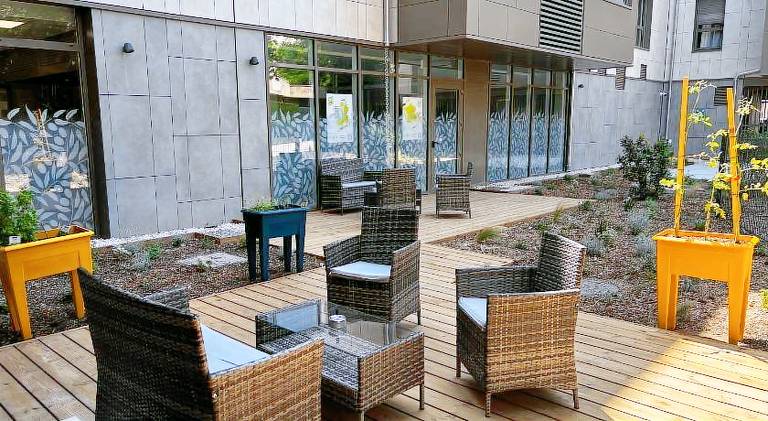 Serviced apartment with garden & terrace | Close to Avignon — photo 5