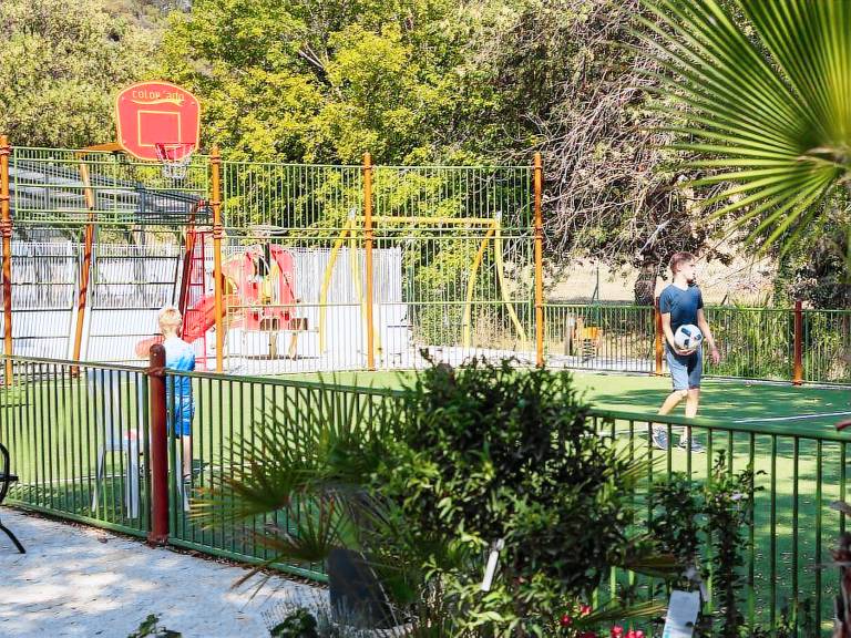 Mobile home with heated pool & terrace — photo 3