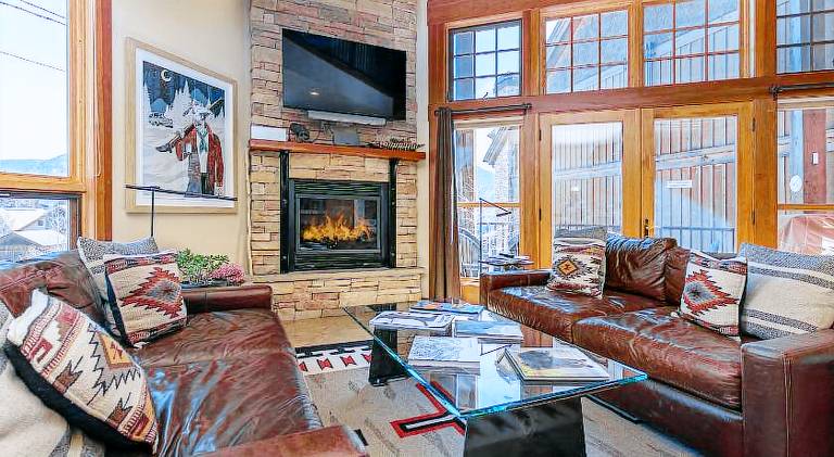 Vacation home with pool | Ski nearby | Suitable for remote work | Pets are welcome — photo 3